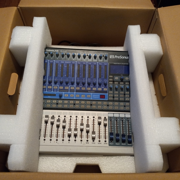 Presonus StudioLive 16.0.2 DSP Mixer Used In Box. - Picture 8 of 12